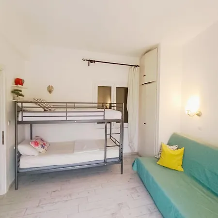 Apartment Ipsos Beach Apartment *