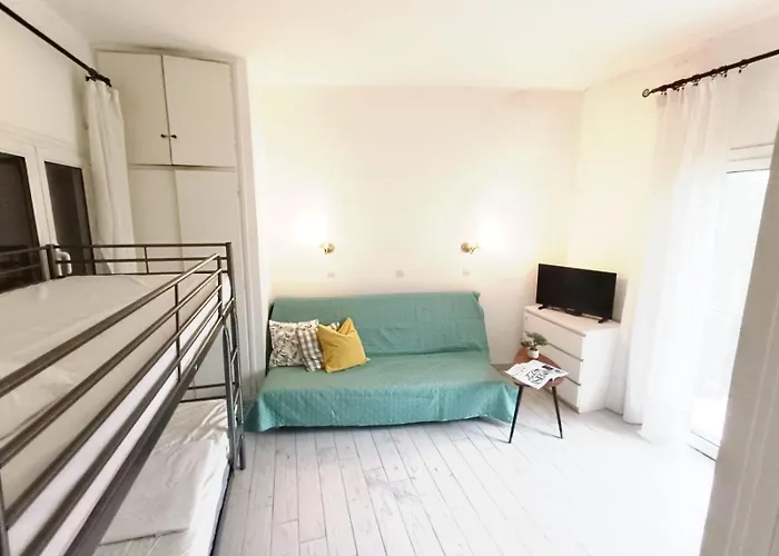 Appartement Ipsos Beach Apartment