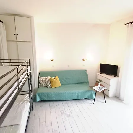 アパート Ipsos Beach Apartment